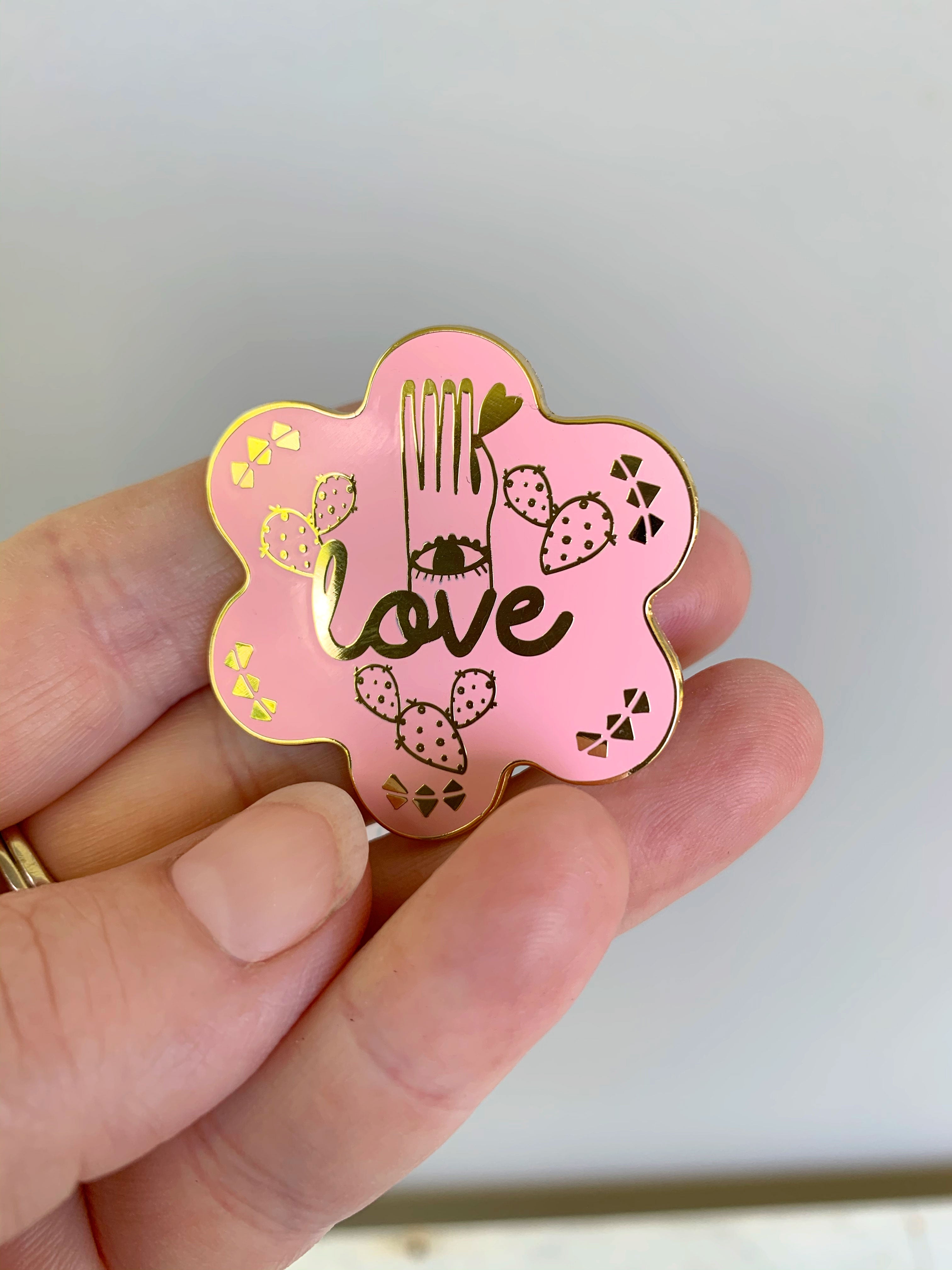 Kooki Love Pin (5831083524249)