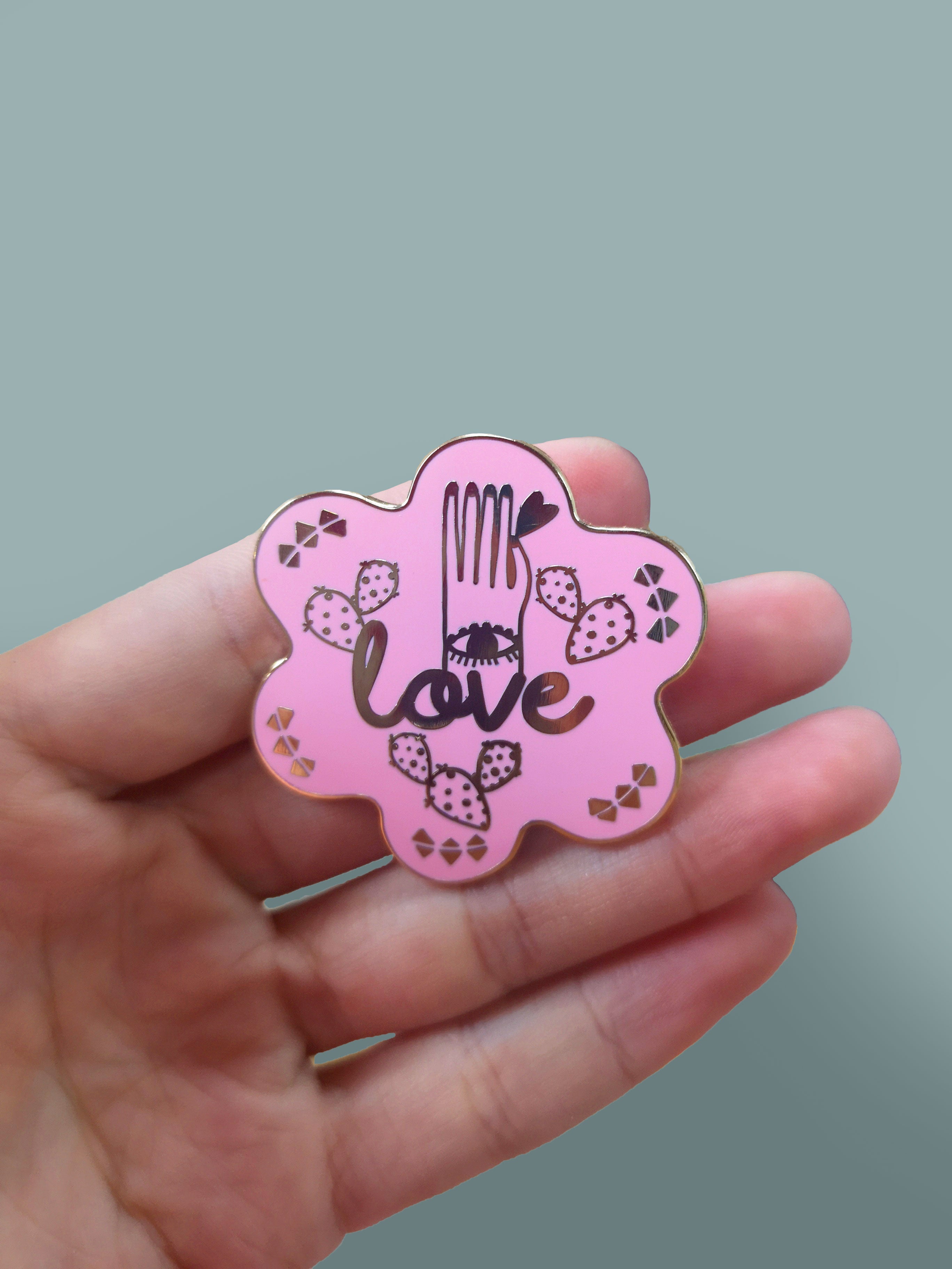 Kooki Love Pin (5831083524249)