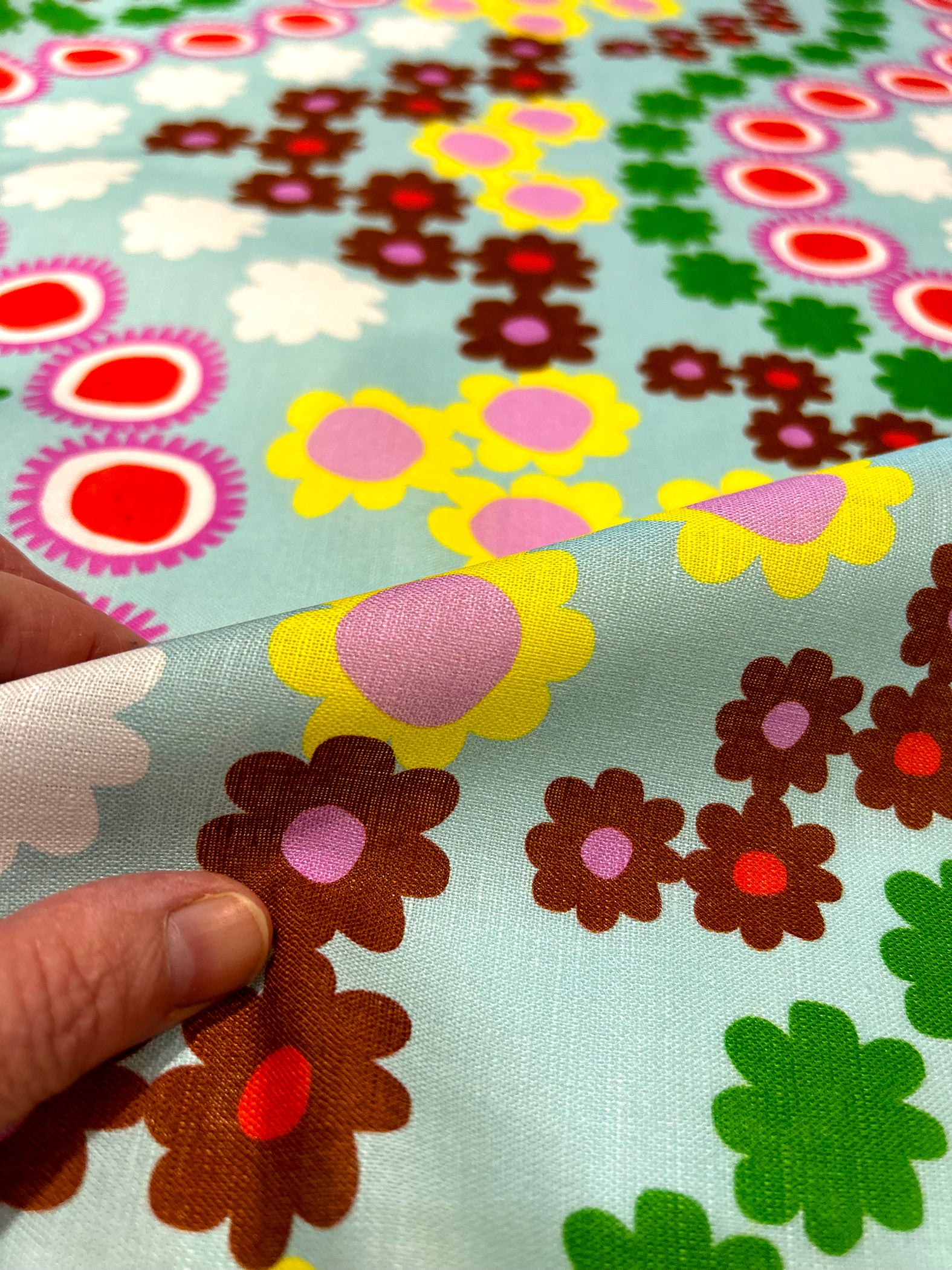 Flower Power (light) organic cotton linen