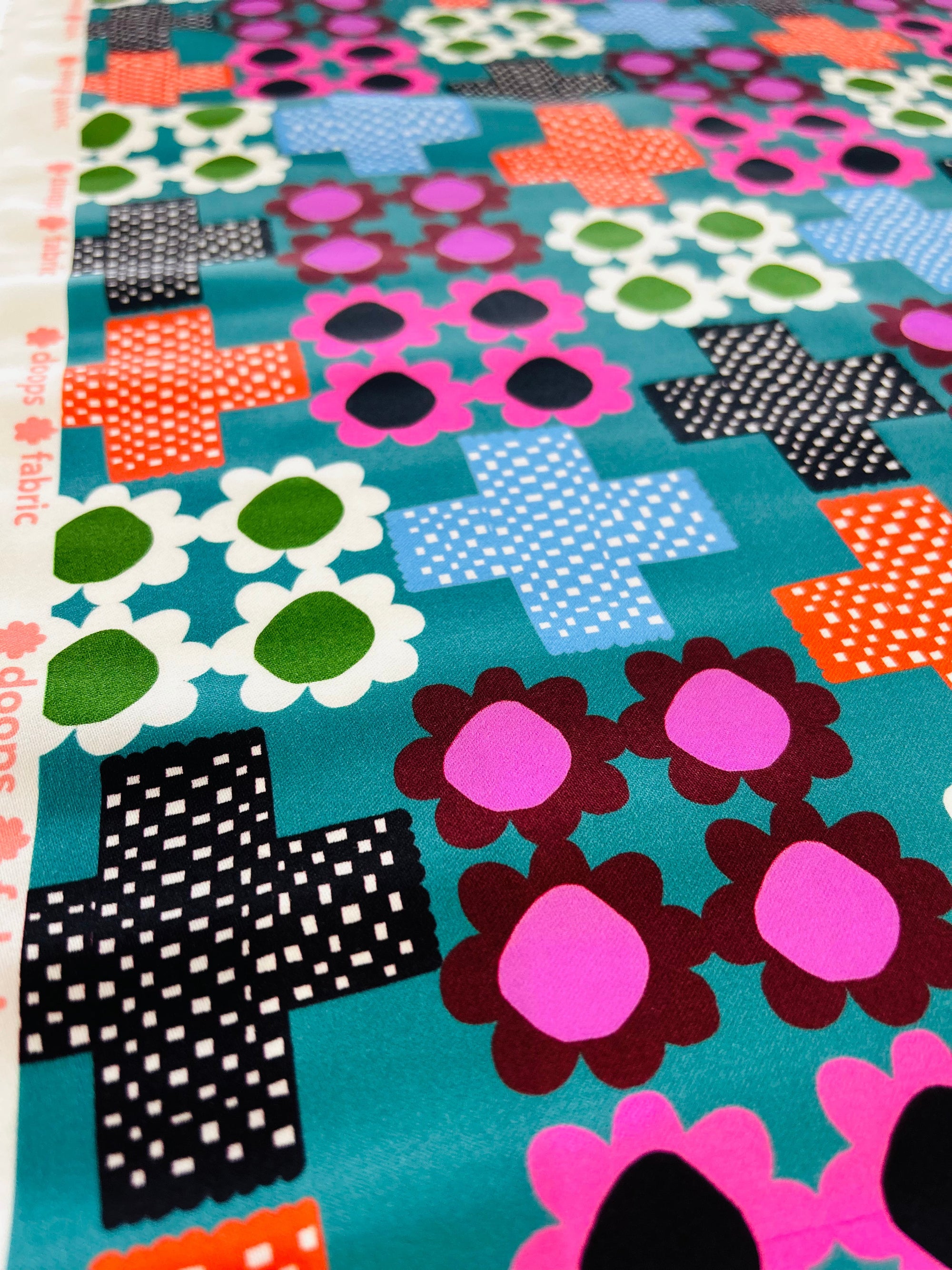 Kärlek cotton  (CUT PIECE 1.2M $15)