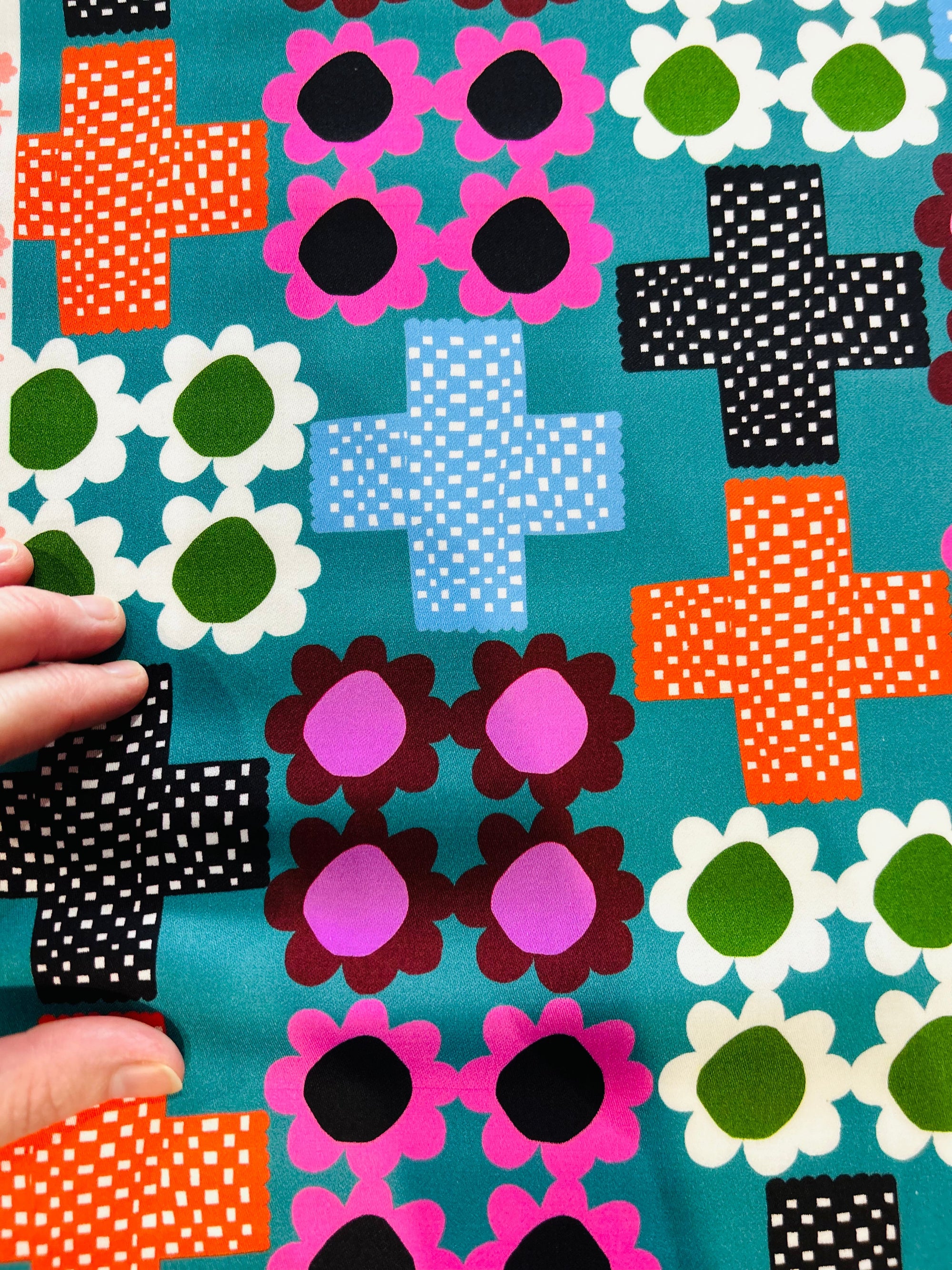 Kärlek cotton  (CUT PIECE 1.2M $15)