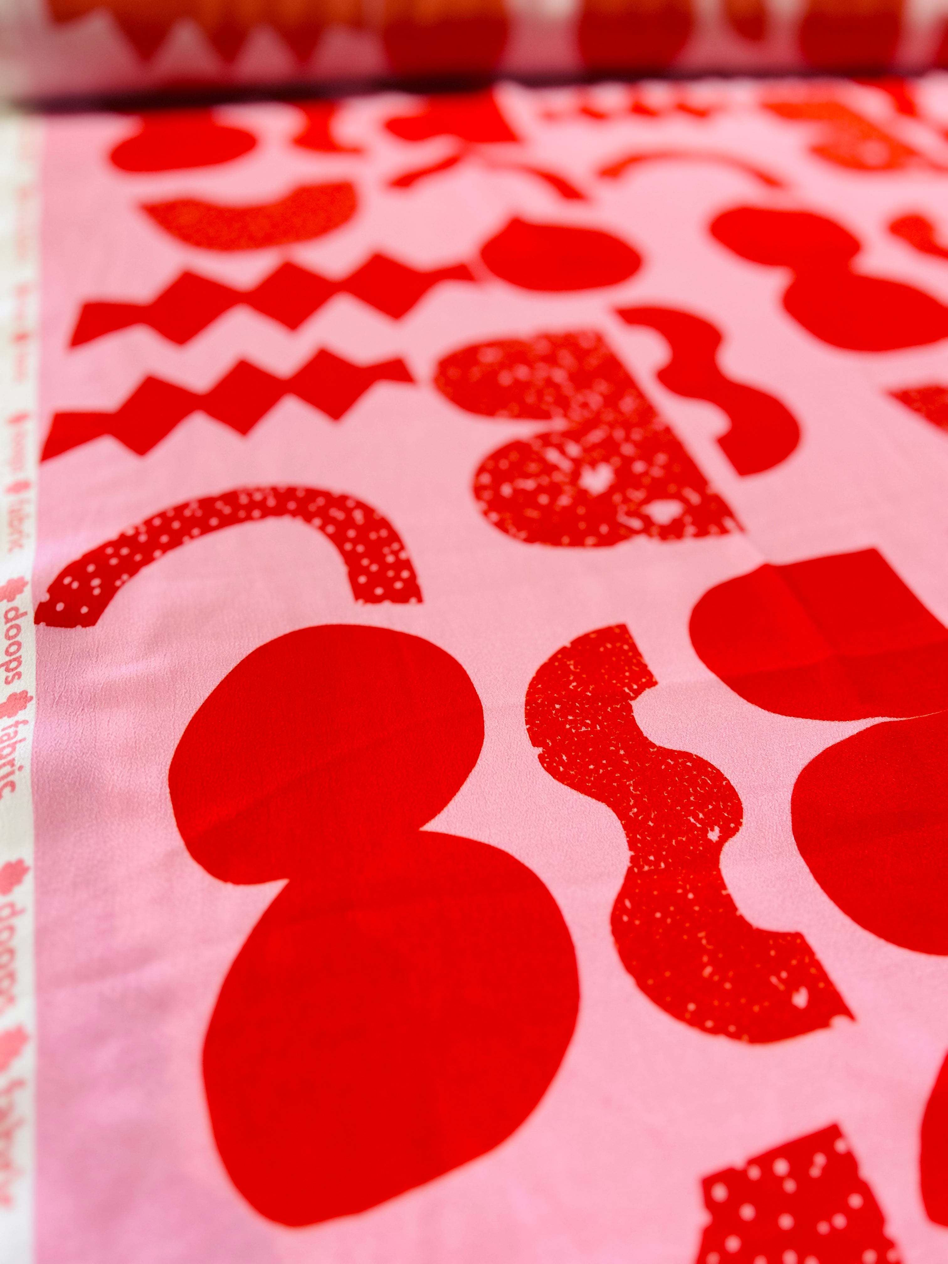 Cut Pot Play Pink viscose crepe