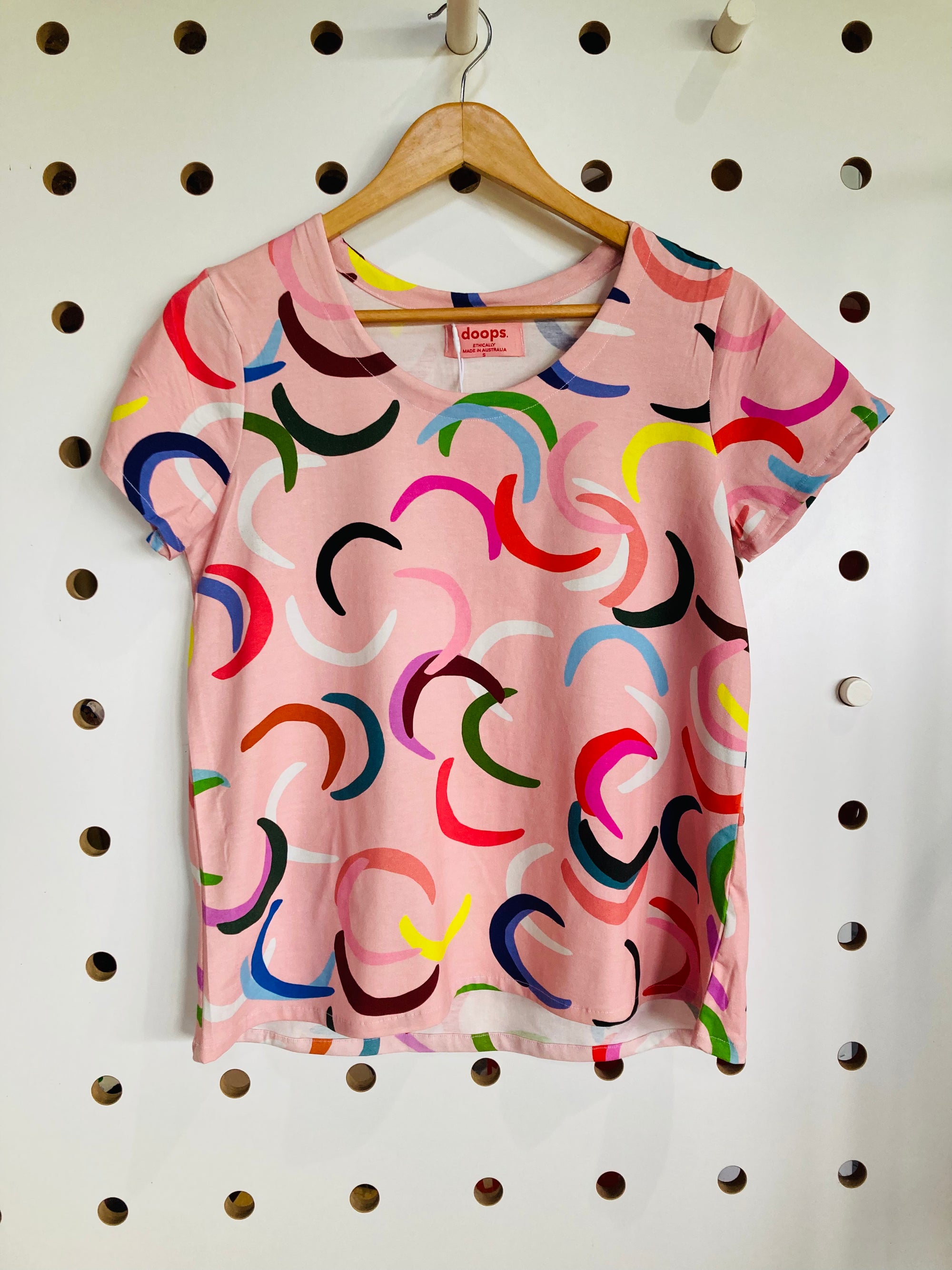 (LAST ONE) Colour Petals (peach) jersey Tshirt SMALL MARKS