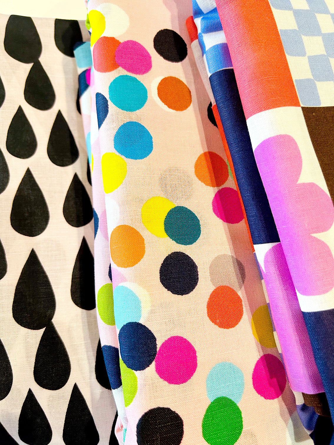 Drops (black) organic cotton linen (CUT PIECE 2M $25)