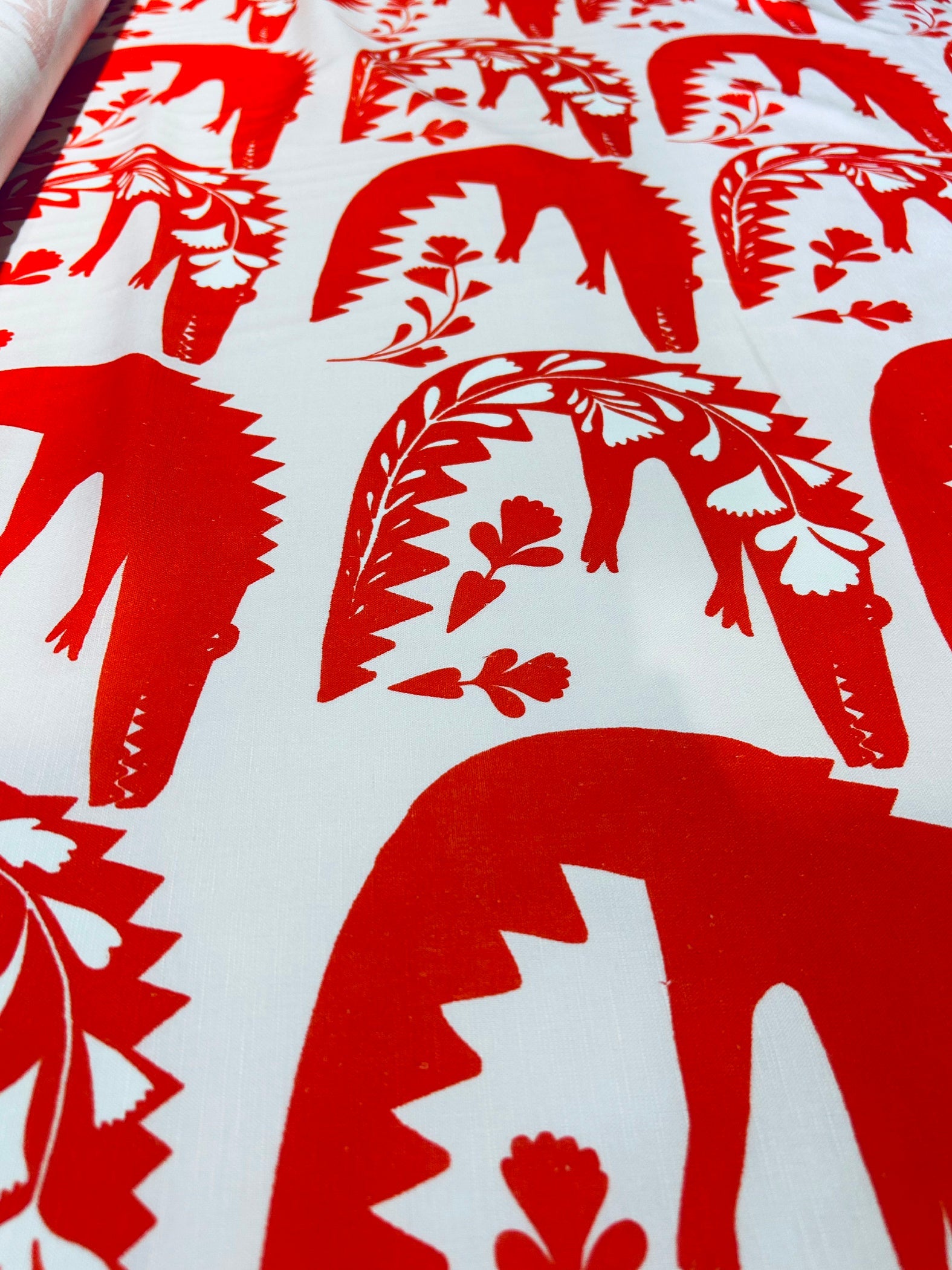 Mordré red cotton sateen (cut piece 50cm) large scale