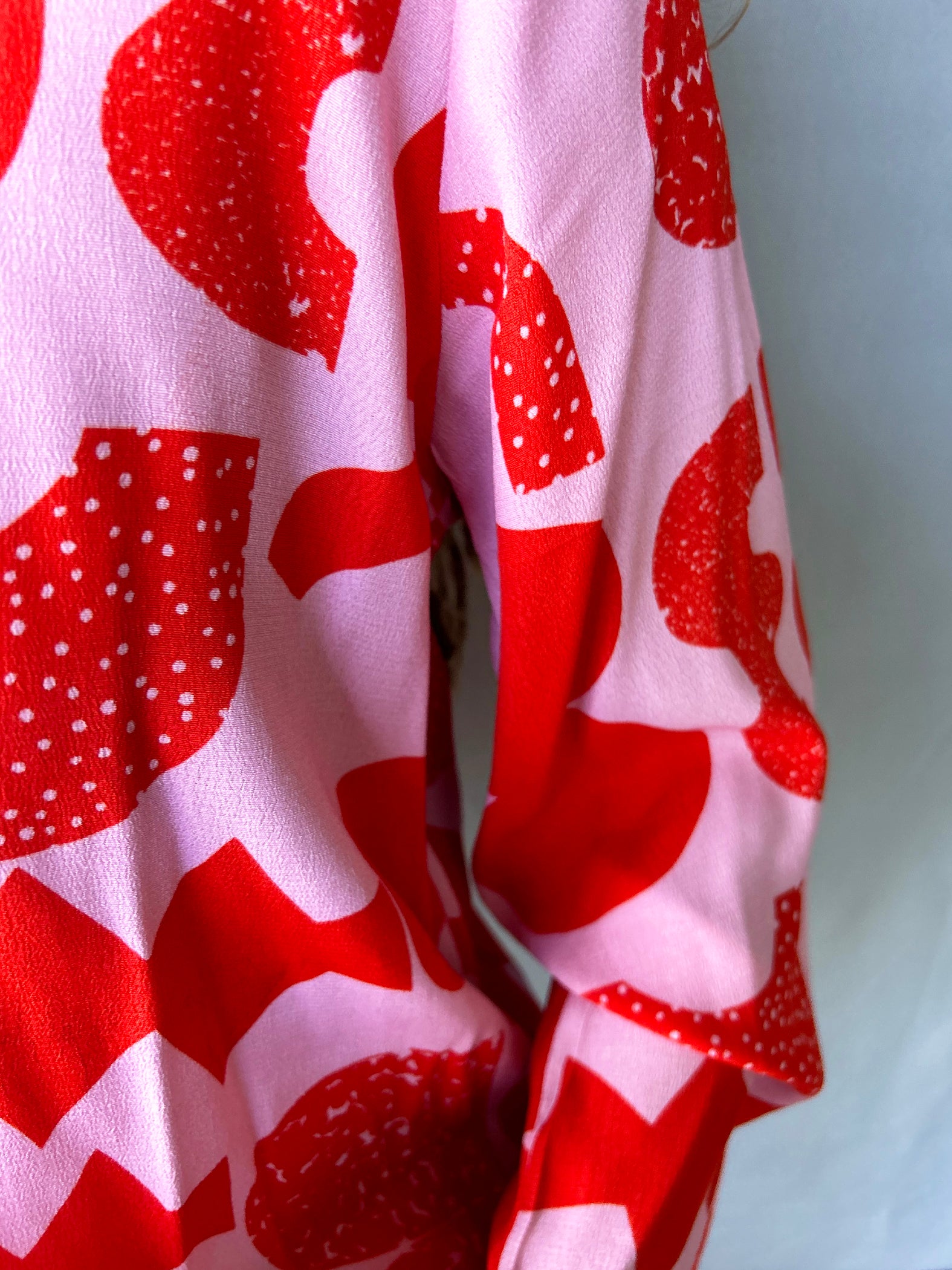 Cut Pot Play Pink viscose crepe top