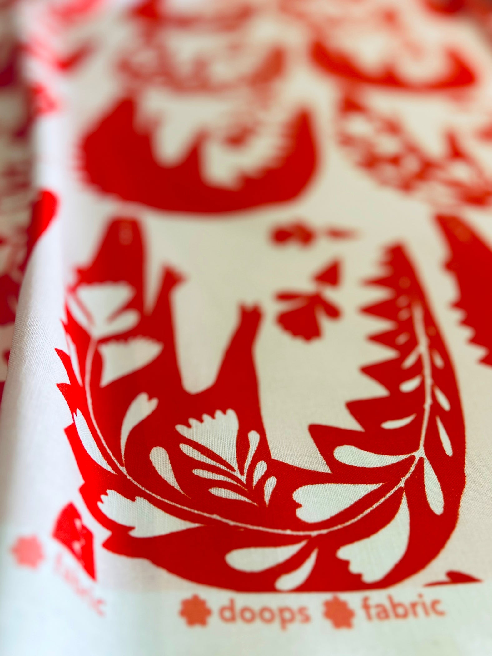 Mordré red cotton sateen (cut piece 50cm) large scale
