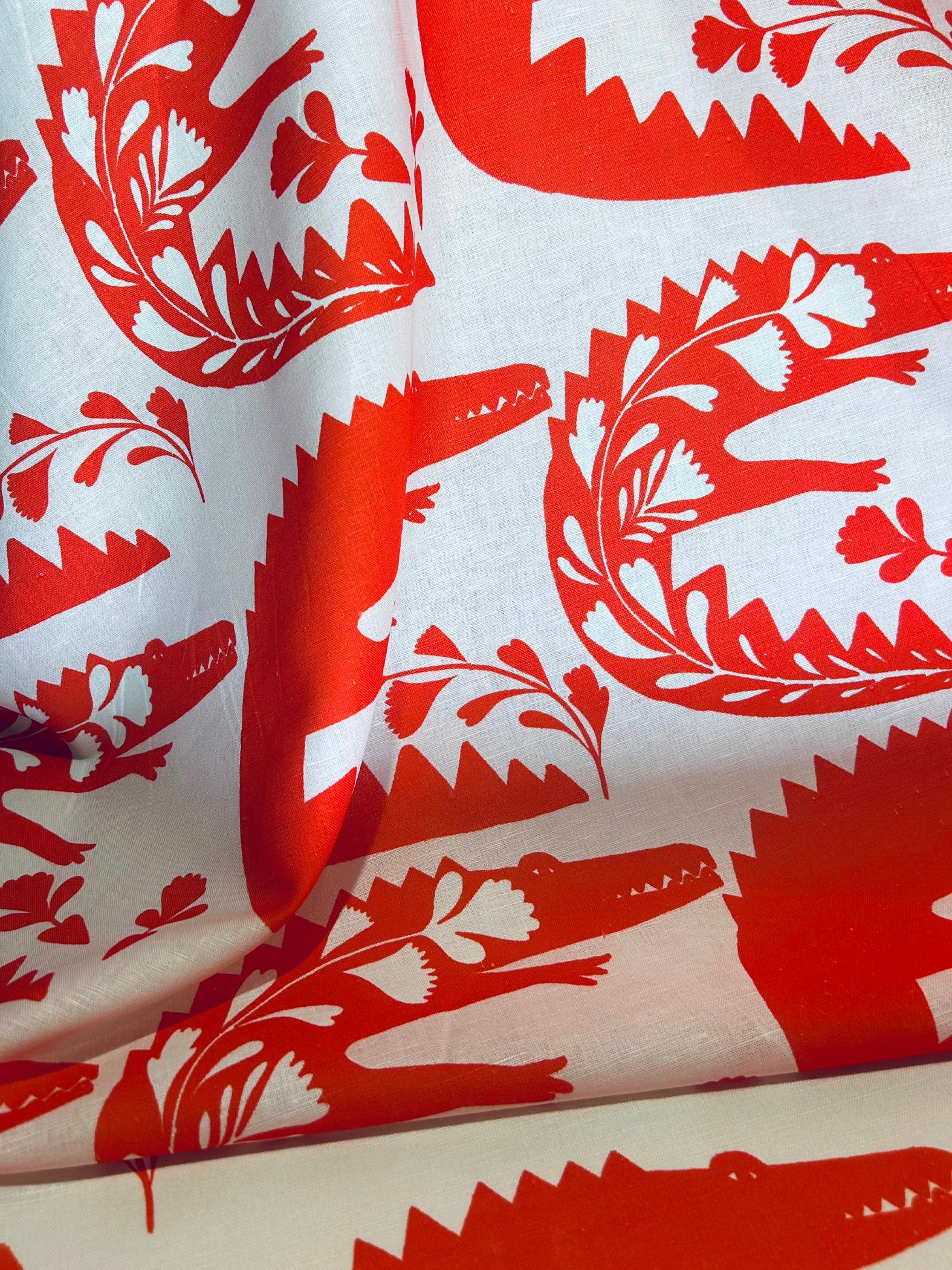 Mordré red cotton sateen (cut piece 50cm) large scale