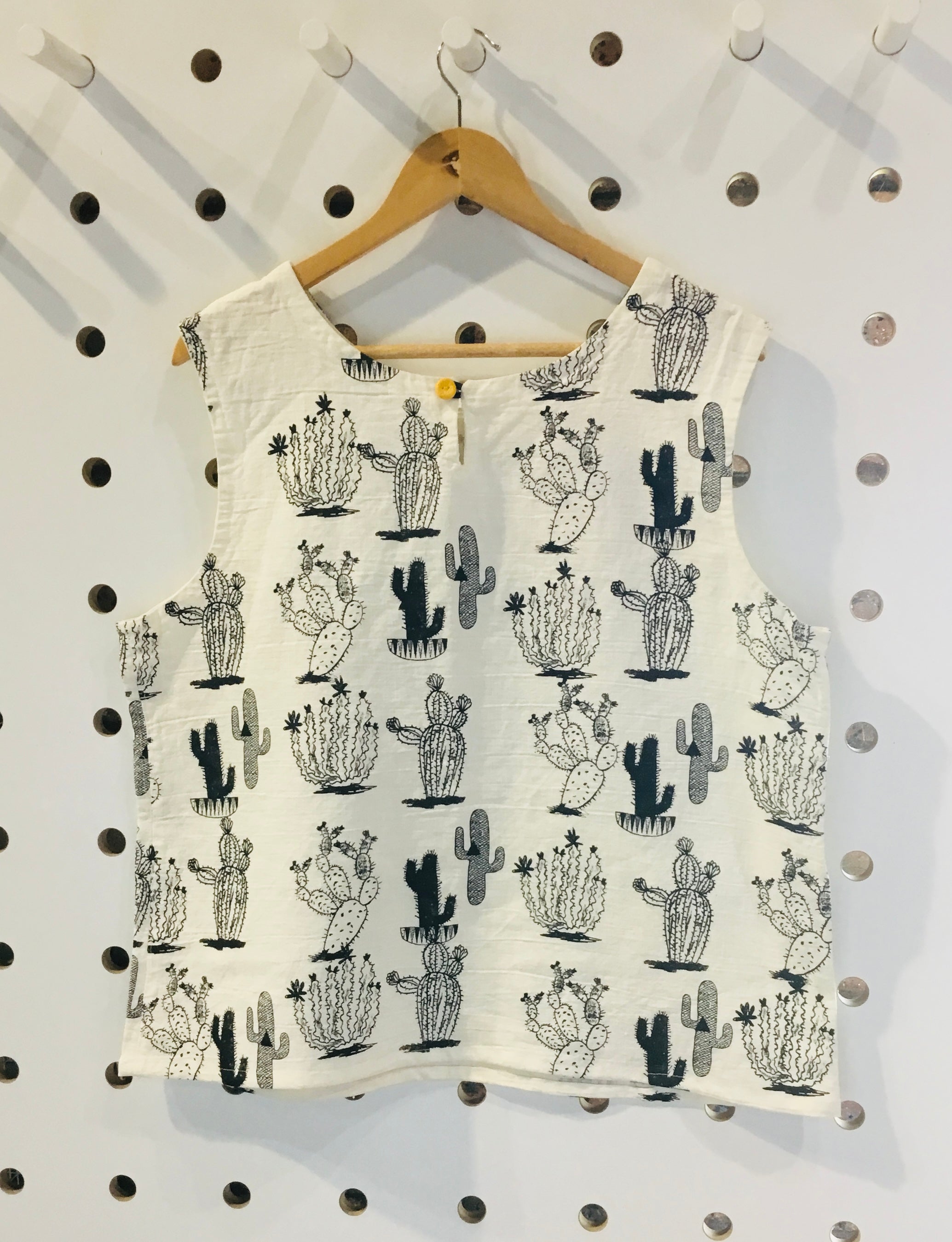 Cacti linen screen-printed top