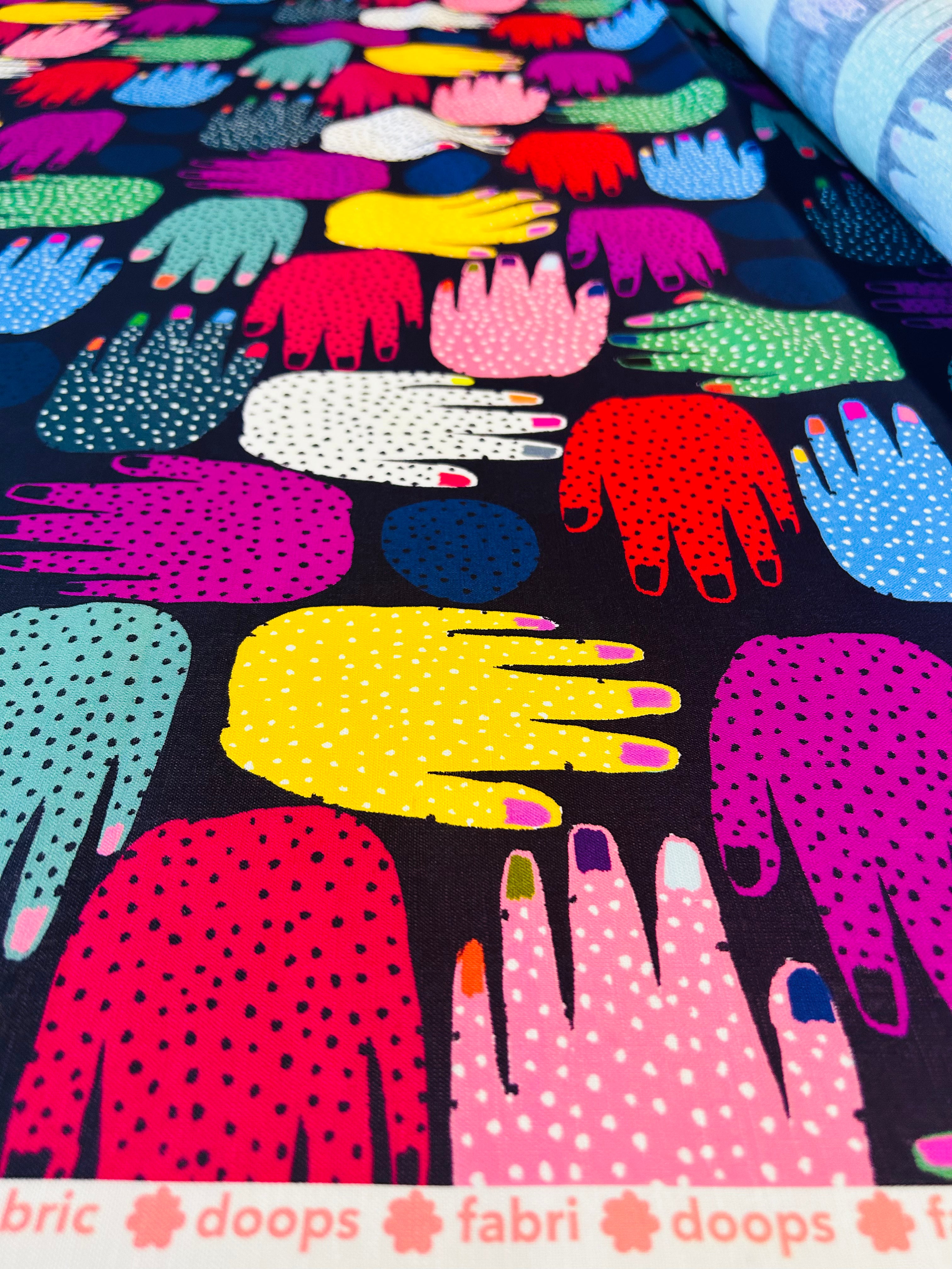 Hands Power organic cotton linen
