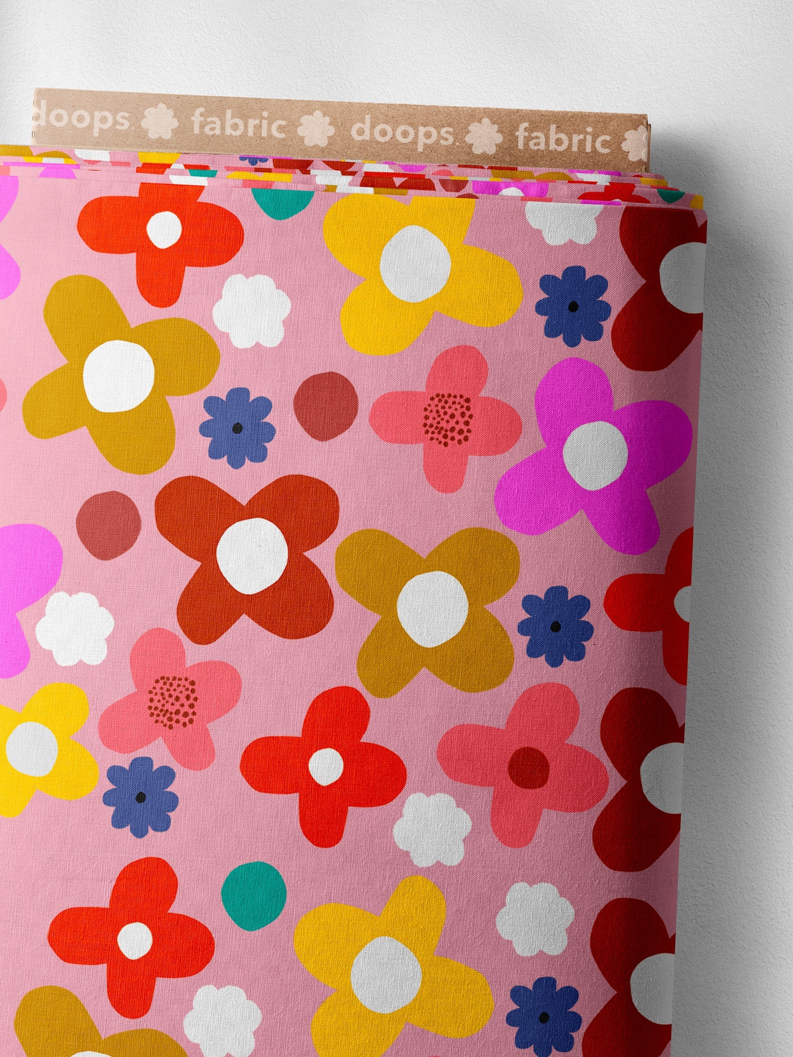 Daisy Pop (peach) Cotton Jersey (CUT PIECE 1.2M $15)
